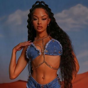 Fashion Nova. OS. Gold